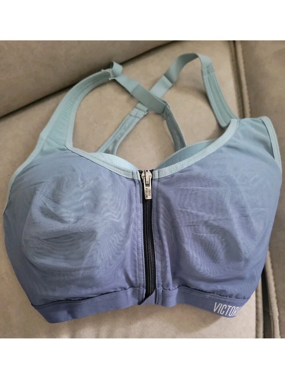 VICTORIA’S Secret 32DD incredible lightweight sports bra top workout athletic